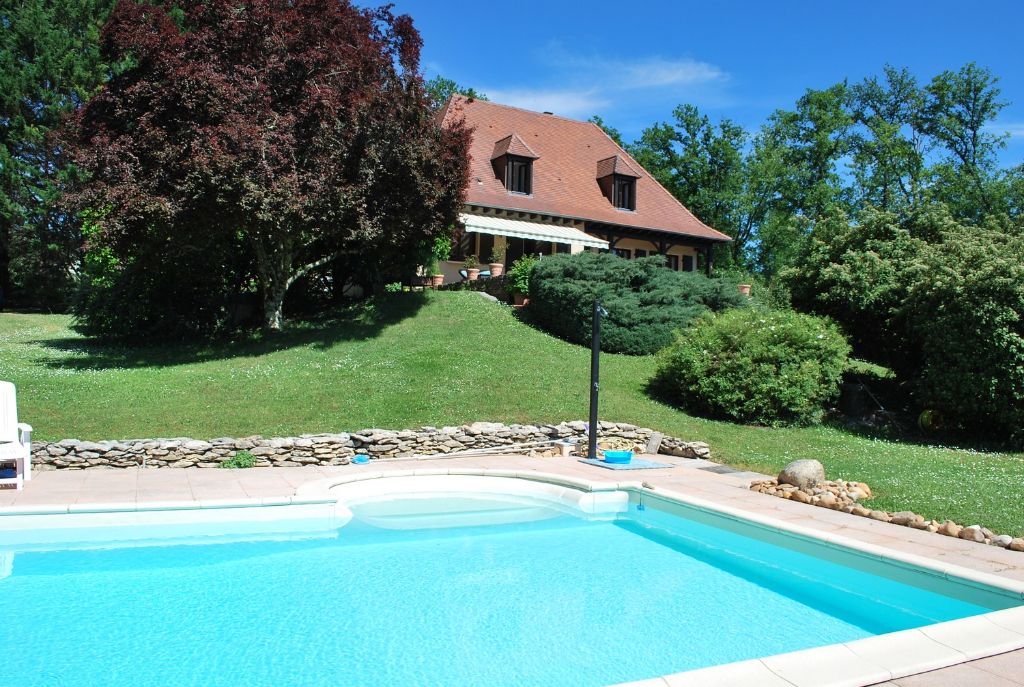 24290 MONTIGNAC Maison 6 pièce(s) 156 m2