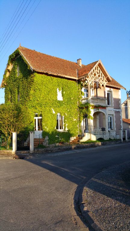 Maison Mussidan 10 pièces 233 m2 piscine 3 garages