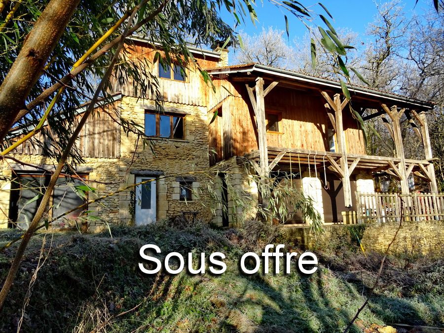 EXCLUSIVITE: CHARMANTE MAISON A TERMINER ,TRES BIEN SITUEE AVEC BELLE VUE ET A l'OREE DE ROUFFIGNAC-SAINT-CERNIN, AVEC TOUS COMMERCES
