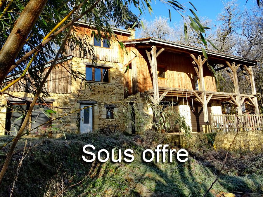 EXCLUSIVITE:  CHARMANTE MAISON A TERMINER ,TRES BIEN SITUEE AVEC BELLE VUE ET A l'OREE DE ROUFFIGNAC-SAINT-CERNIN, AVEC TOUS COMMERCES