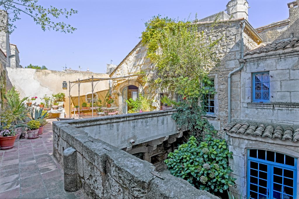 EXCLUSIVITÉ - MONTFRIN - 30490 - MAISON DE CARACTÈRE - 220 m2