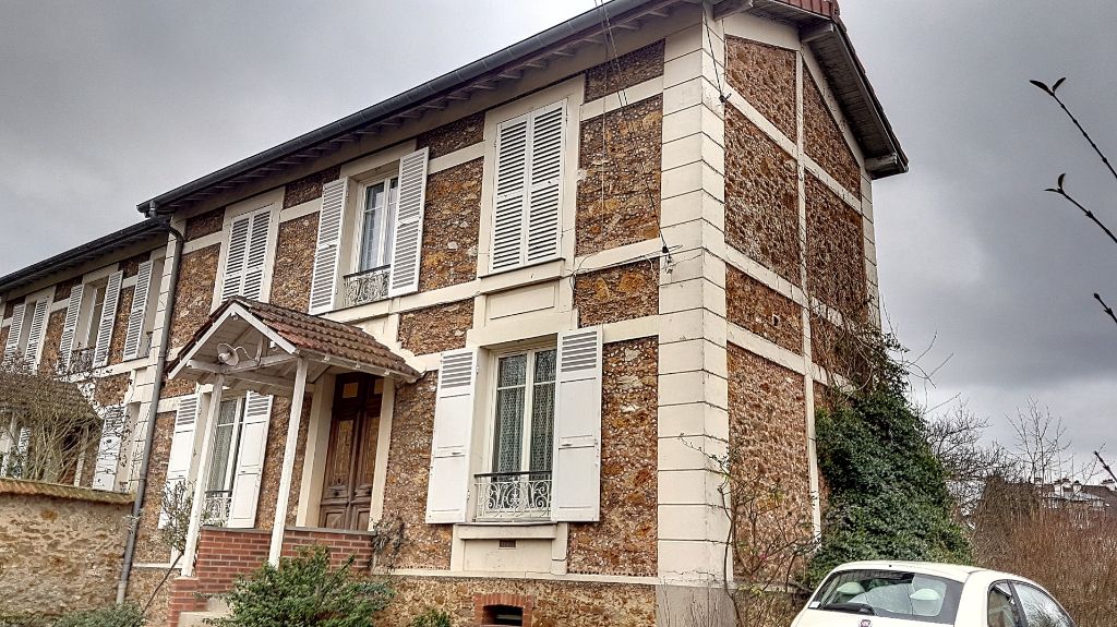 91800 Brunoy- Maison de caractère en meulière-7 pièces- 3 chambres