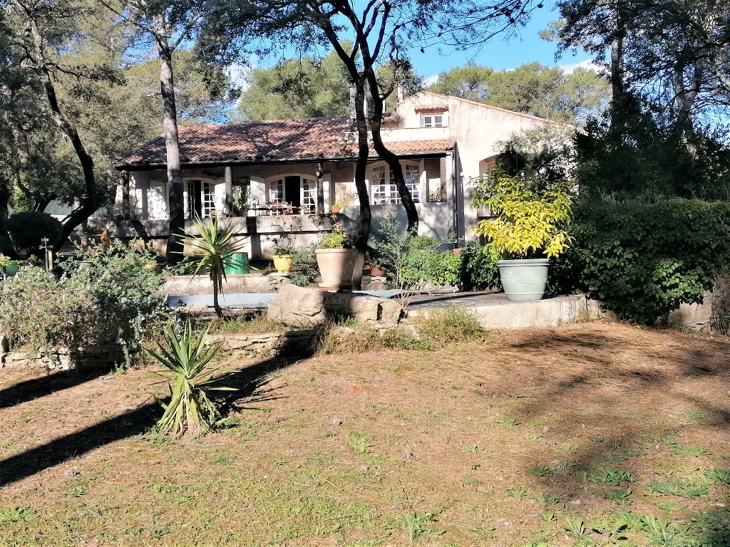Maison de 200m² , 4 ch., dépendance, piscine sur 4800m² de terrain