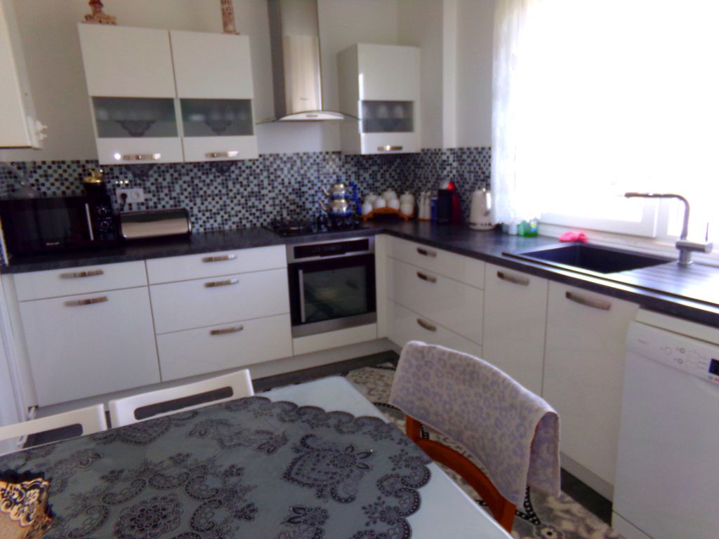 56100 Lorient Grand T5 93 m2 ,cave, balcon Parking 179 900 HAI
