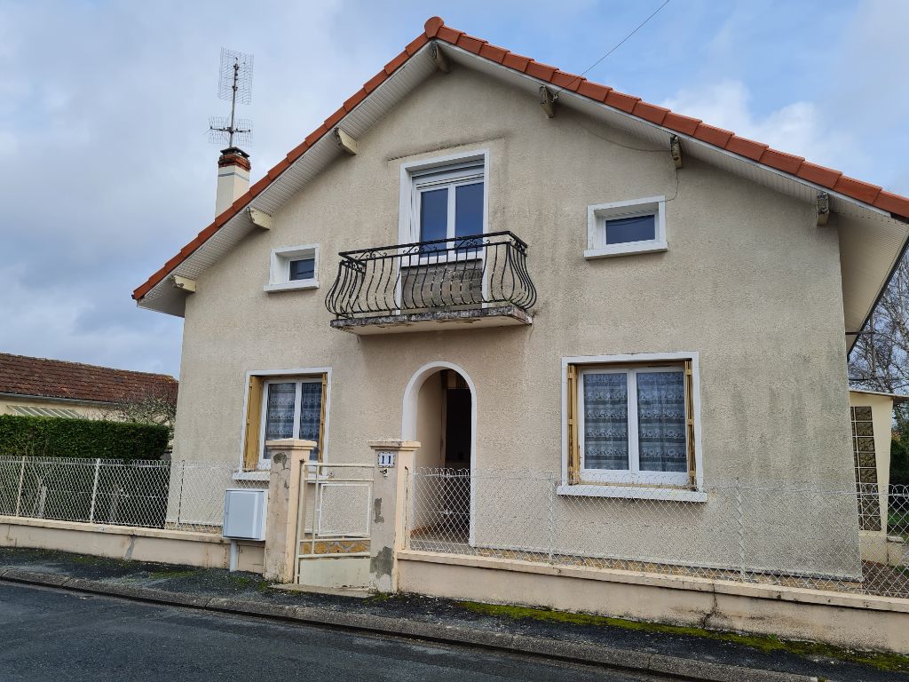 24400 Maison Mussidan 5 pièces 110 m2 et jardin 677 m²
