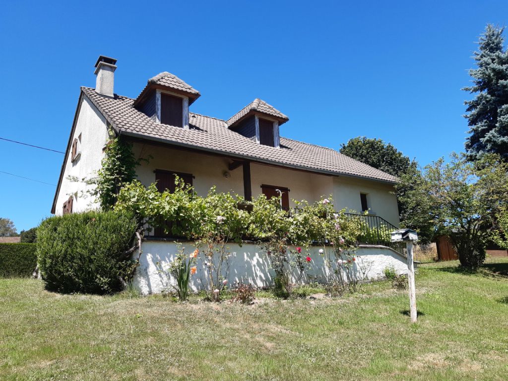 Maison à Rouffiac (15) 4 pièce(s) 77.8 m2 avec 1 ha de terrain