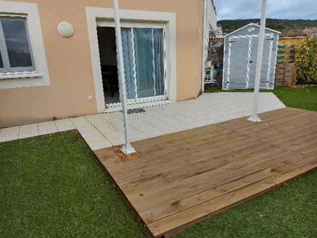 Appartement trés ajouré avec un bel exterieur et piscine