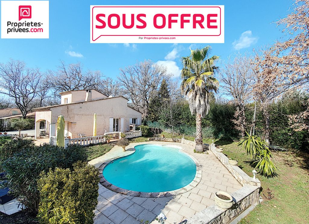 Villa  5 pièces 3 chambres 110 m2 garage, abri voiture et piscine