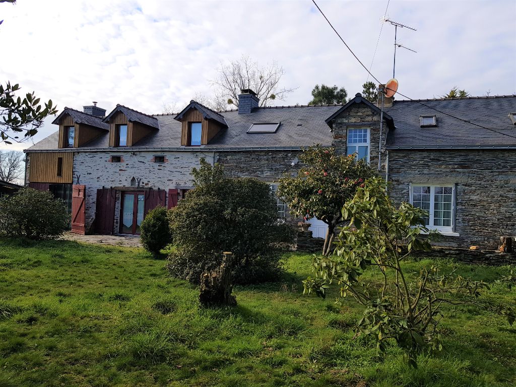 Longère Nozay( 44170) 12 pièce(s) 300 m2 306 000 euros HAI