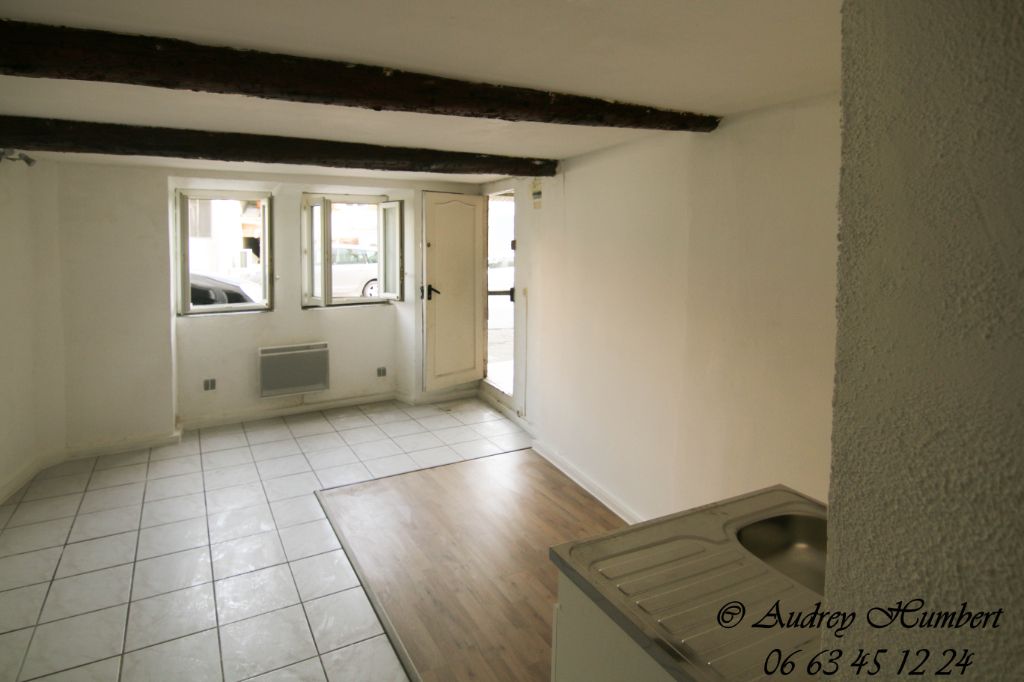 EXCLUSIVITE à LA BRILLANNE, IDEAL INVESTISSEMENT, STUDIO avec travaux en RDC de 20 m2