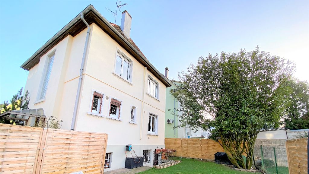 Maison individuelle 4 pièces, avec jardin