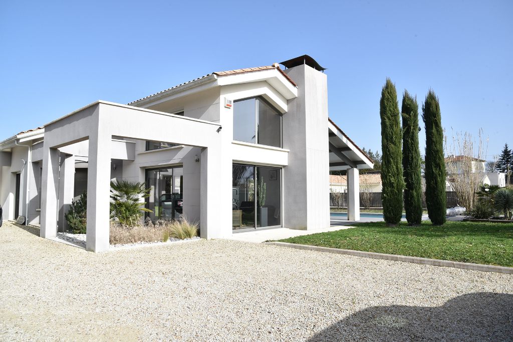 Maison Fleac 6 pièce(s) 197 m2