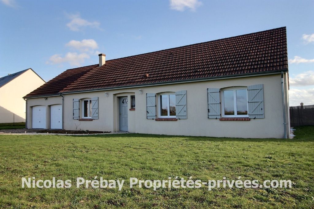 Maison de plain pied, 5 pièces avec double garage et terrain