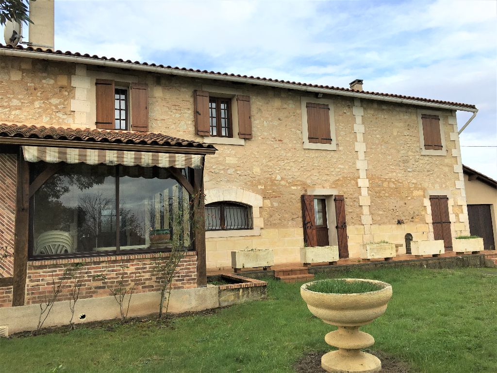 Maison 7 pièce(s) 216 m2 et dépendances