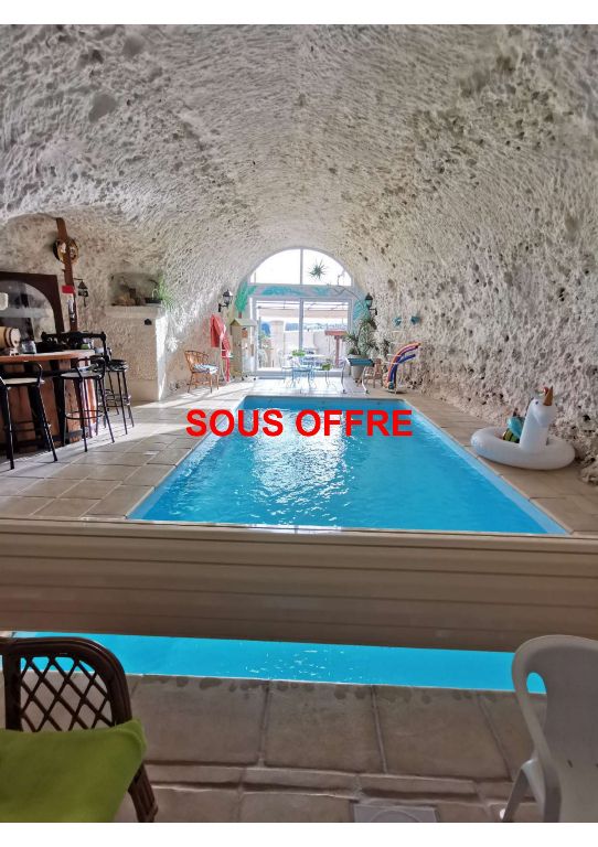 Exceptionnel, maison semi troglotyte avec piscine couverte