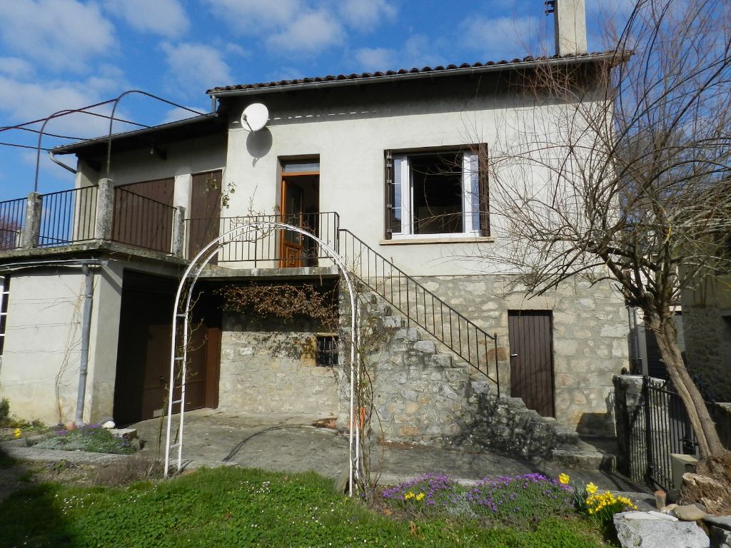 Maison Laroquebrou 4 pièce(s) 100 m2, jardin et terrasse