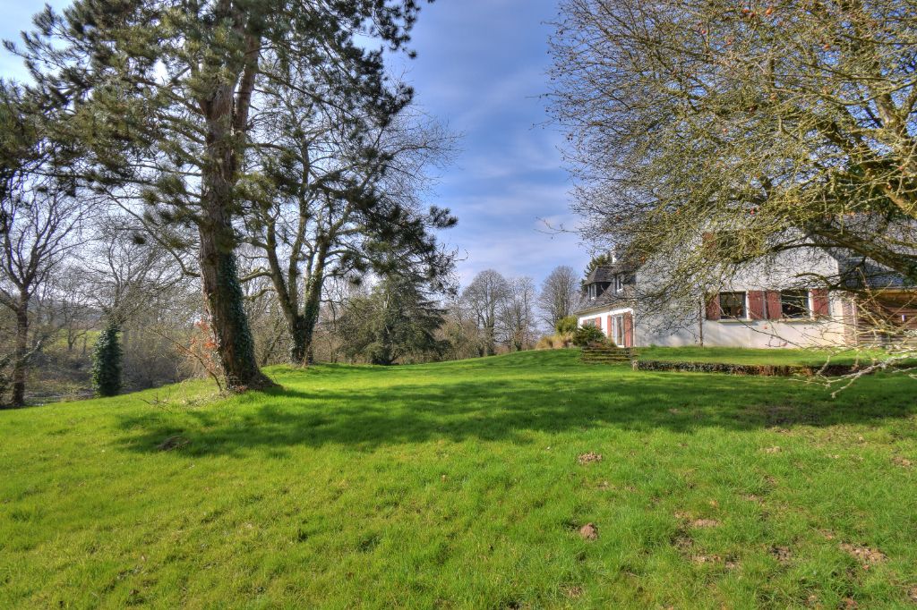 Vente maison 7 pièces 220 m² et sa dépendance en pierre 30 m² (22 300) Lannion