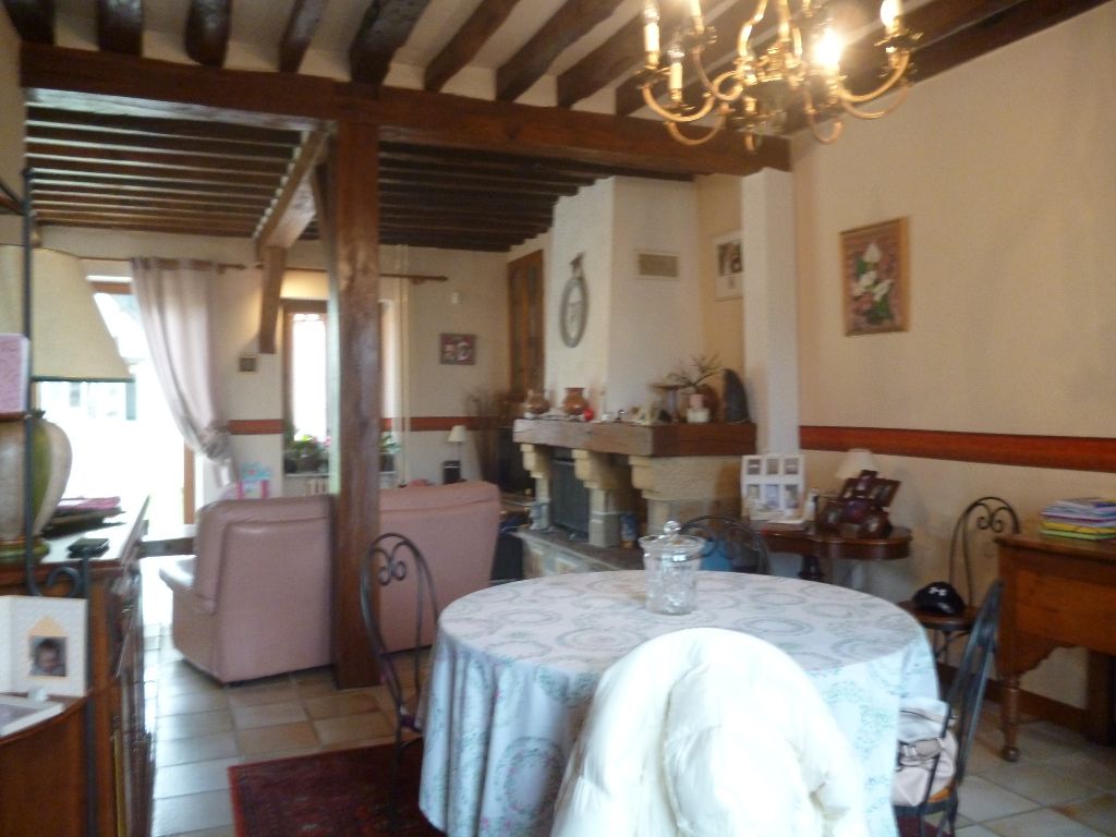 MAISON 19 ème , CHARME , CACHET , 4 CHAMBRES , 1 GARAGE , JARDIN D'AGREMENT , 1 CAVE , .. A PIED COMMERCES , ECOLES