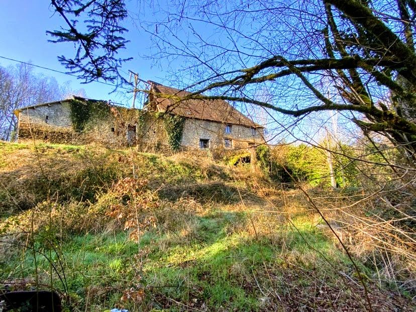 Maison en pierre à reconstruire à Jumilhac Le Grand