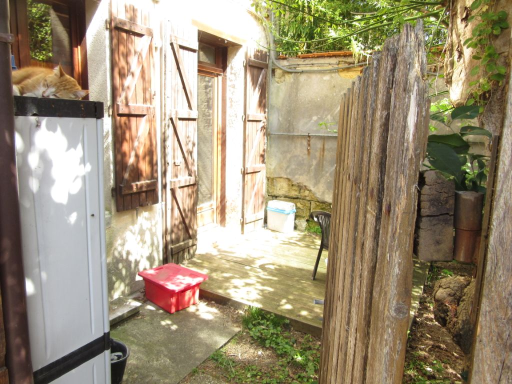 Rare : Appartement T2 avec jardin à Bordeaux Croix Blanche 35m2