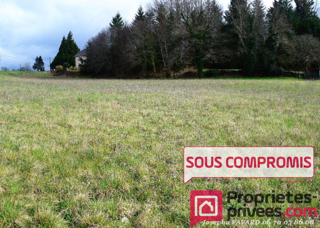 Treignac 32 000  Terrain de 6 200 m²  ( 5 le m² )