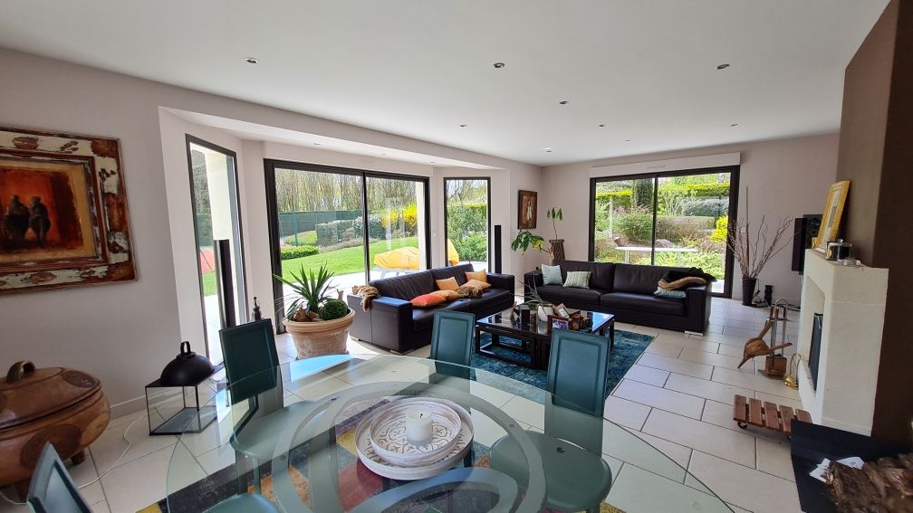 Maison contemporaine avec tennis 5mn LE MANS
