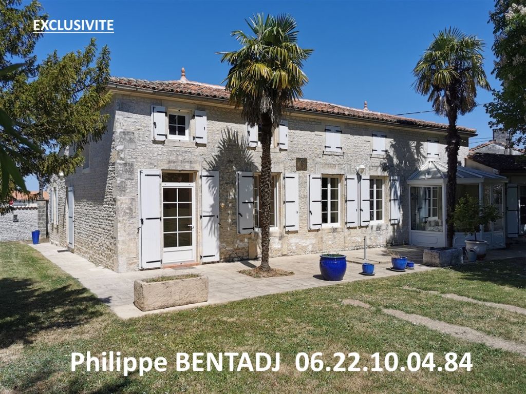 Maison de village 6 pièces 179 m2 + Garage + Dépendances