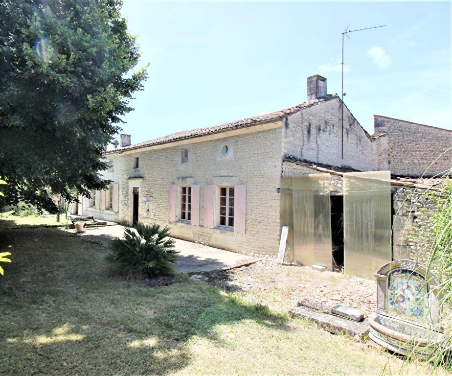 Ancienne Ferme du 18ème à rénover - plus de 500 m² potentiels