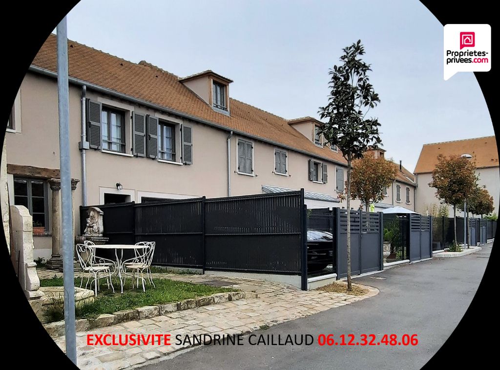 EXCLUSIVITE HOUDAN CENTRE - Maison de ville - 2 chambres - jardin 47m² -place de parking couverte - 249576 Euros HAI