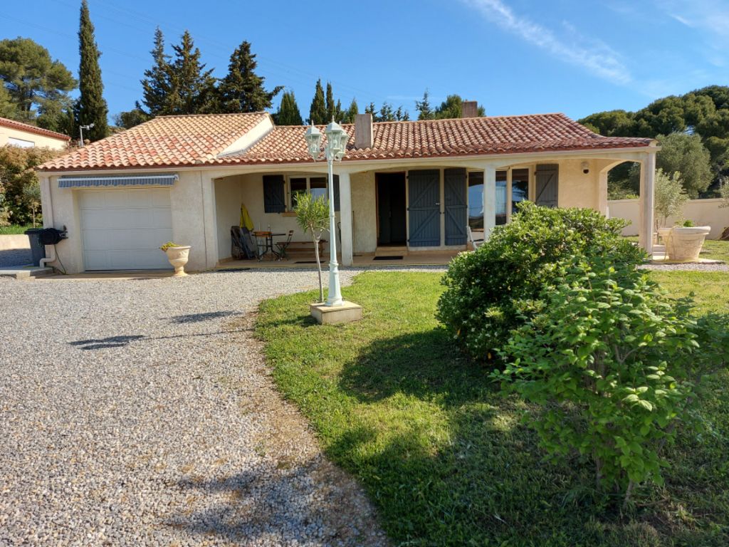 Trés belle villa avec un terrain arboré et fleuri de 1800m2