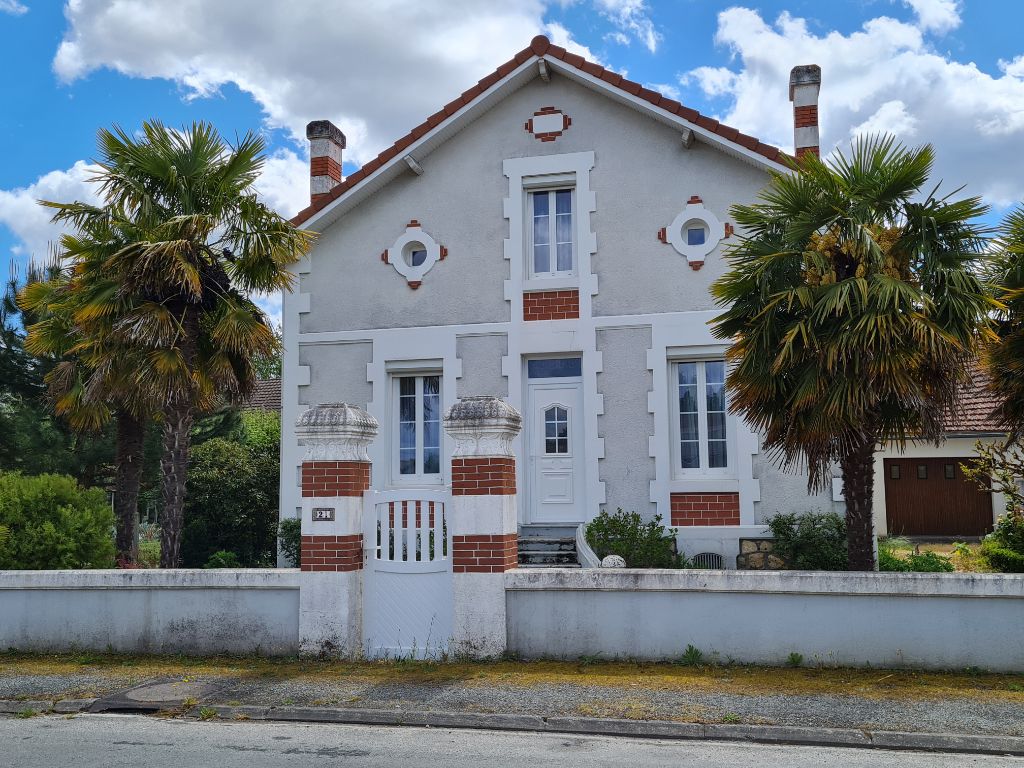 Maison Mussidan 7 pièces 117 m2 dépendance terrain 700 m² environ
