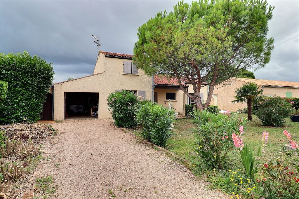 Maison avec garage au calme dans un village 6 pièces 130 m2 environ