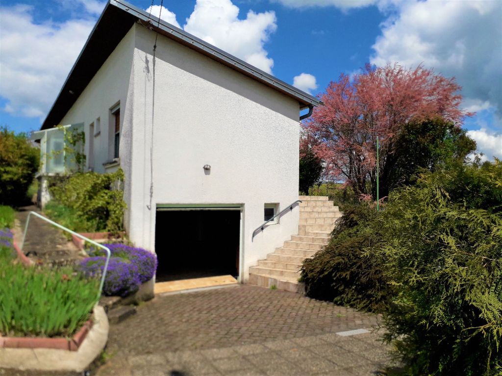 Maison 7 pièces 95 m2 sur 12 ares de terrain à 20 min de Vesoul à 84 990 euros