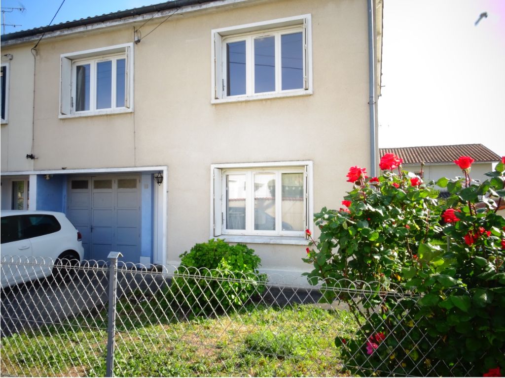 Maison 3 chambres avec jardin et garage - Gond Pontouvre