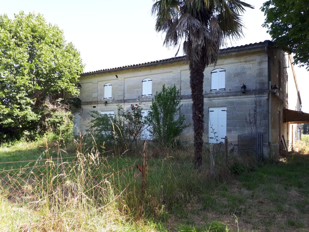 MAISON EN PIERRE