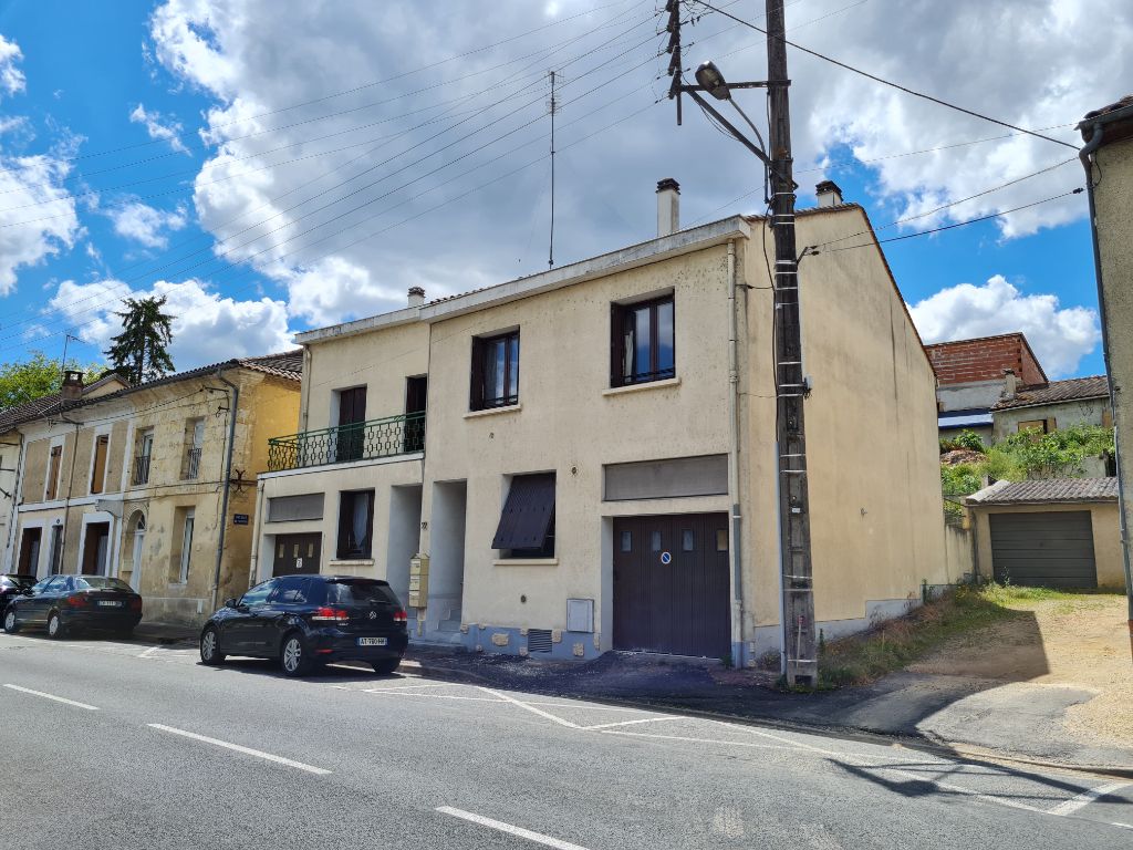 Maison louée  Mussidan centre ville  3 appartements loués