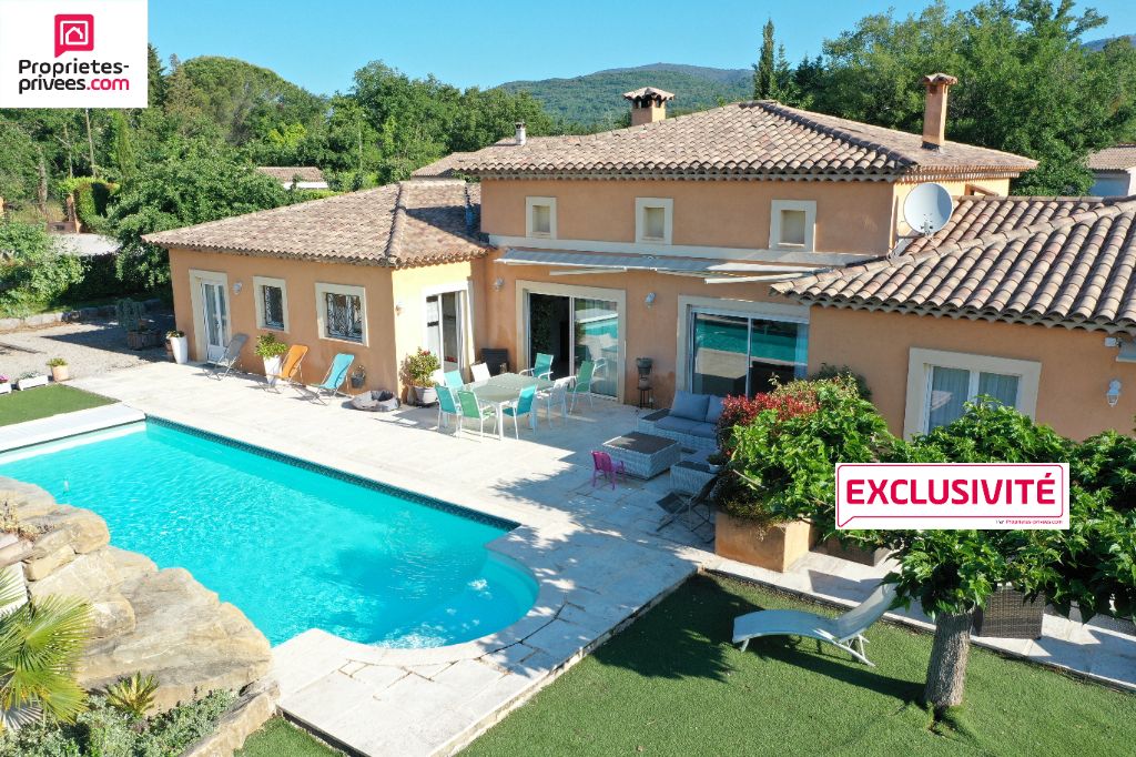 VILLA PLAIN PIED 7 PIECES 205 m2 PISCINE ET TERRAIN DE 2500 M2