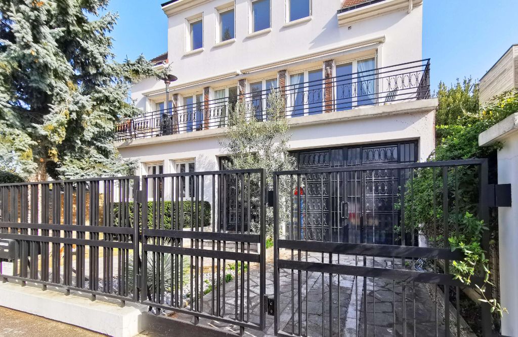 Maison contemporaine 9 pièces 285m² BRY SUR MARNE (94360)