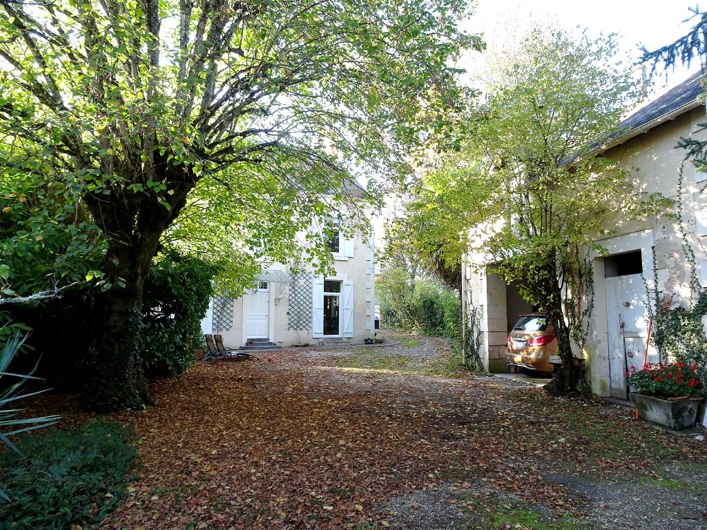 Rare maison bourgeoise au coeur du Poinçonnet, belle bâtisse familiale à 2 pas de toutes commodités