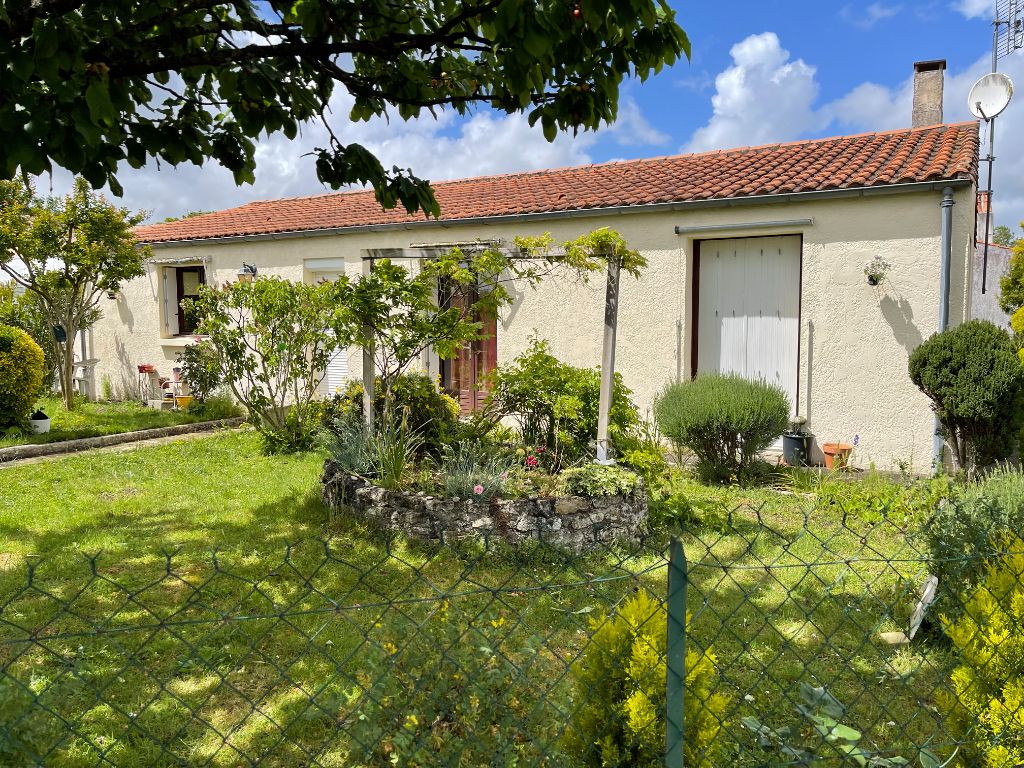 17600 Saujon Maison 4 pièce(s) 91 m2 plain-pied garage jardin