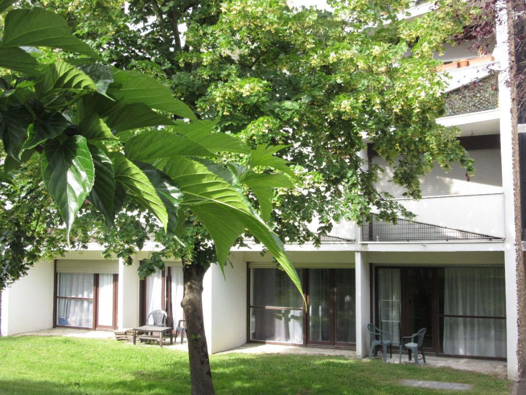 Appartement T3 avec balcons et parking à Pessac Campus universitaire 58 m2