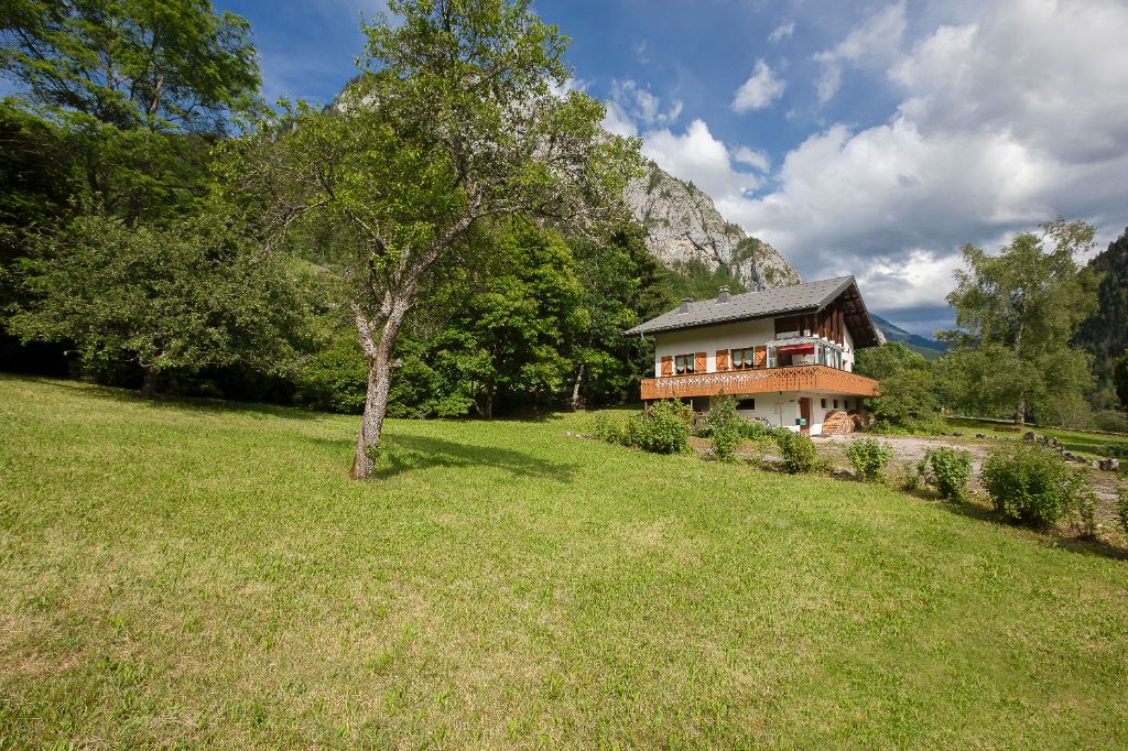 CHALET à Abondance 7 pièce(s) - 4CH avec terrasse + sous sol garage