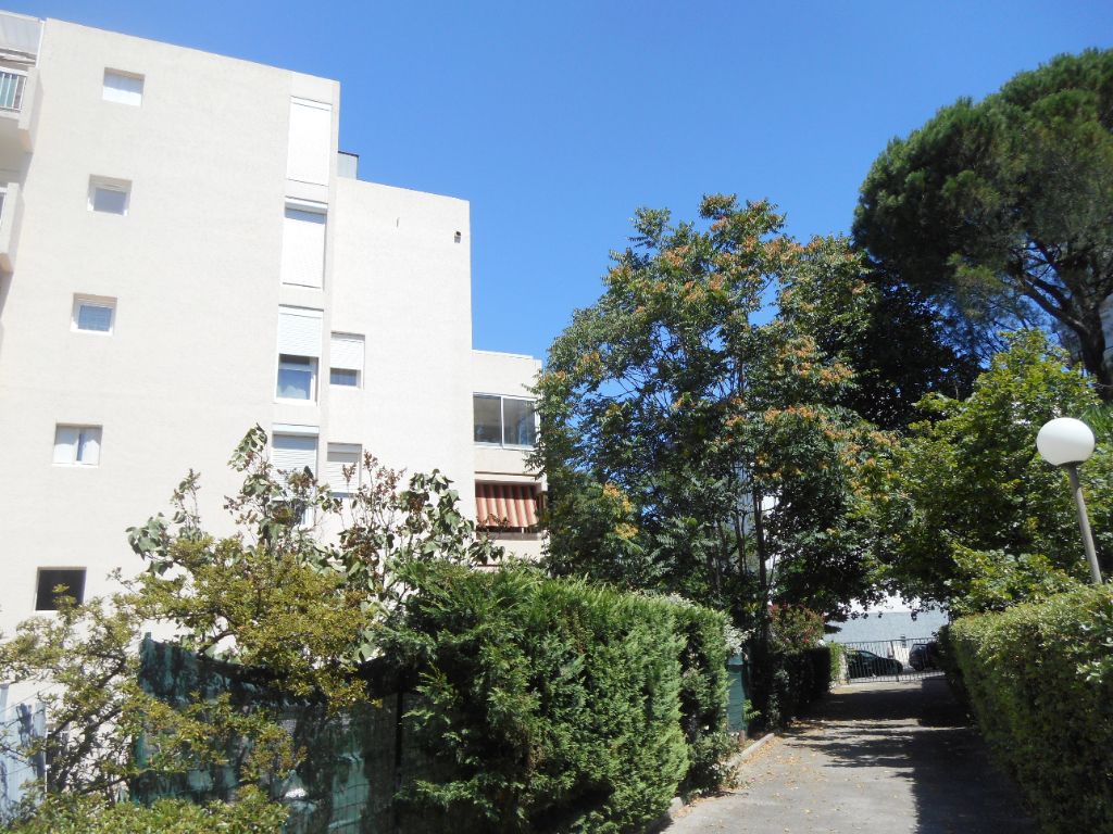 Appartement Toulon 3 pièces 74 m2. Garage fermé