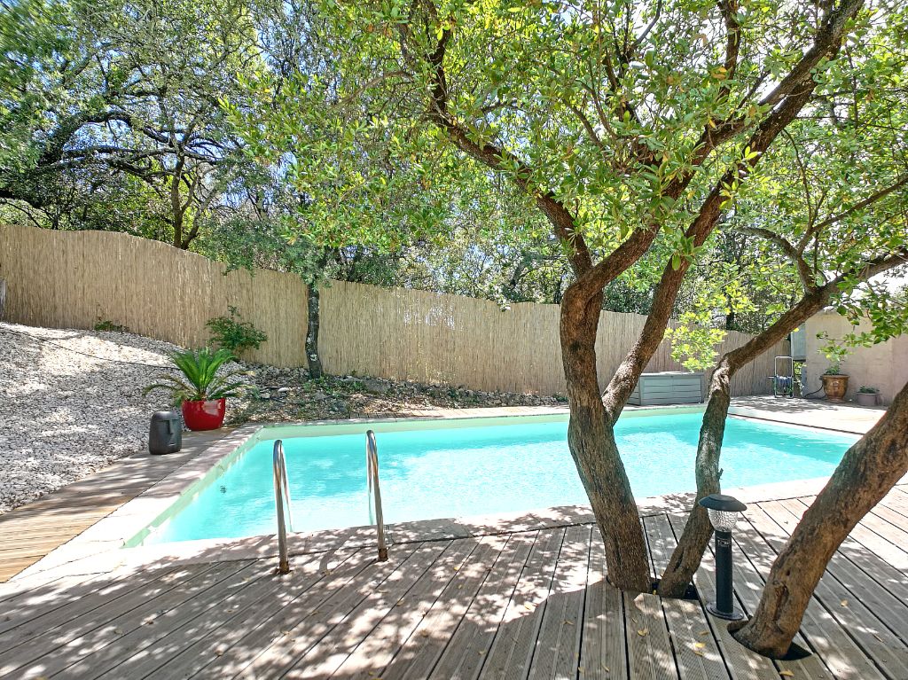 Villa Sardan 7 pièce(s) 211 m2 Piscine et Garage