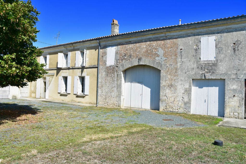 Maison 5 pièce(s) 150 m2 + 200m2 dépendances