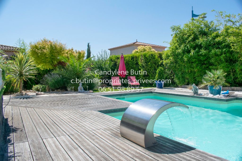 BELLE VILLA SOIGNEE 144M² SUR 602M² DE TERRAIN AVEC PISCINE