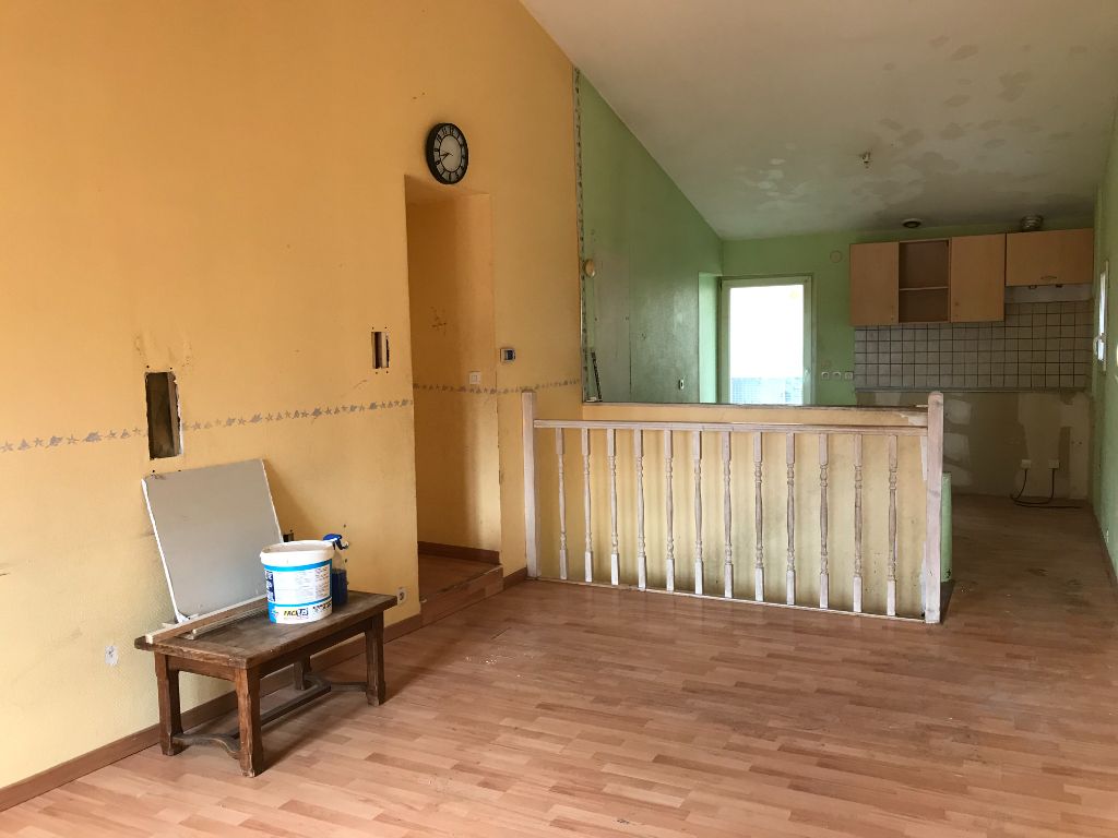 Pouzauges 2 appartements et un local avec vitrine