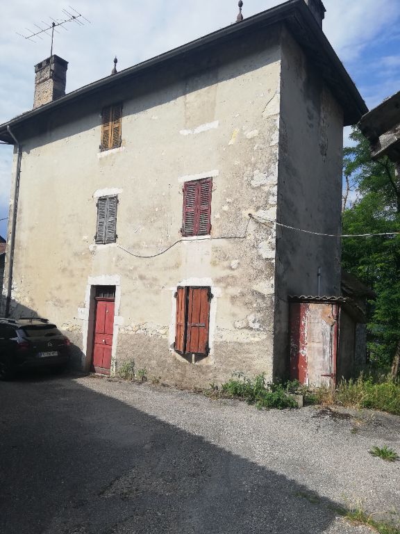 Maison et grange Lucey