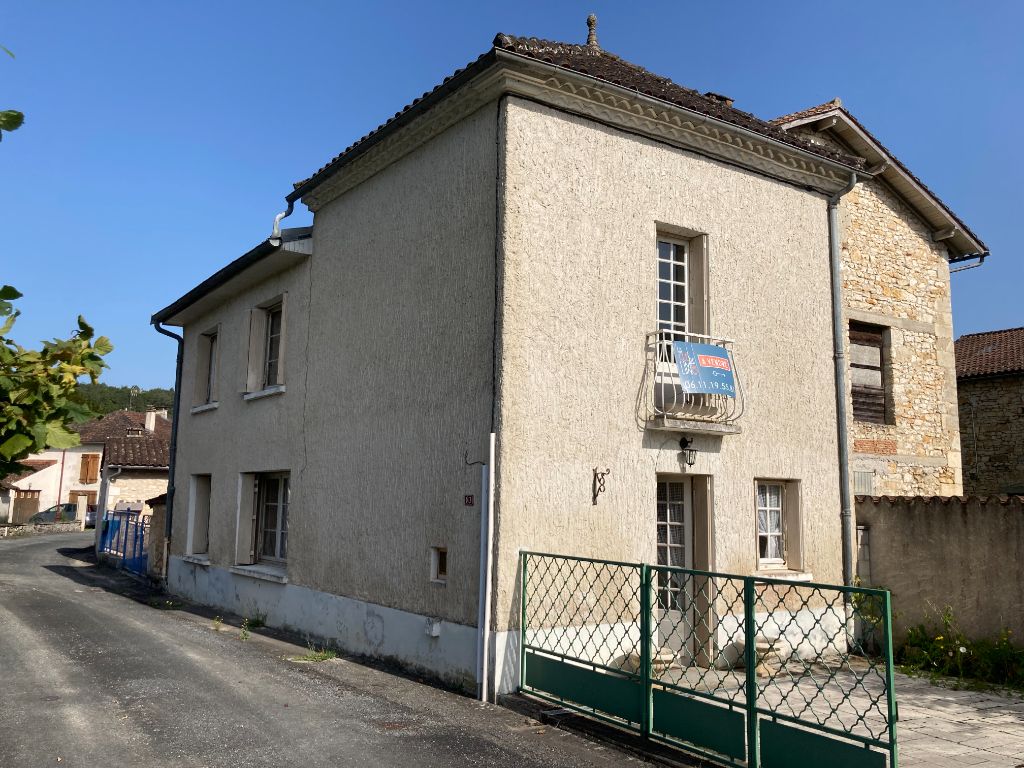 Maison de bourg St Front La Rivière 86 m2