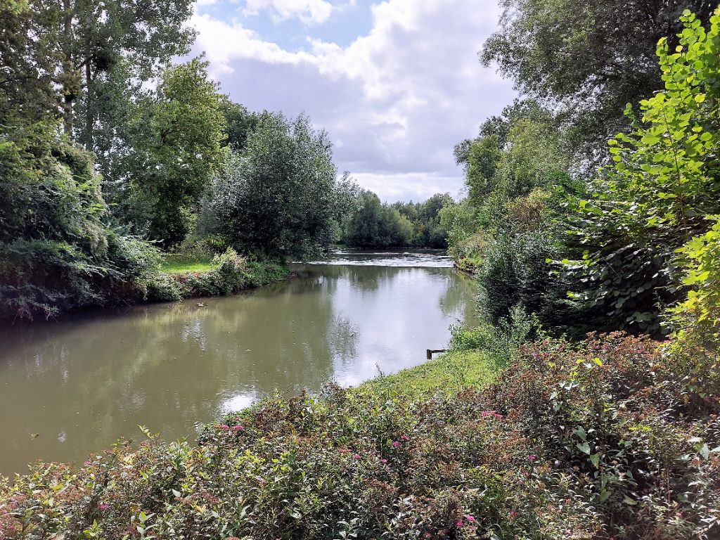 Terrain de loisirs en bordure de l'Oise proche Saint Quentin